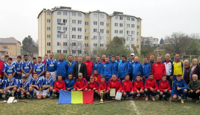 Dobrogea s-a clasat pe locul secund la Cupa Unirii la oină - dobrogea-1508863576.jpg