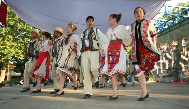 Cântec, joc și voie bună, la Festivalul 