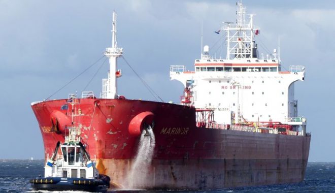 Docherii din porturile de la Marea Nordului refuză să descarce o navă cu petrol rusesc - docheriidinporturiledelamareanor-1651407080.jpg