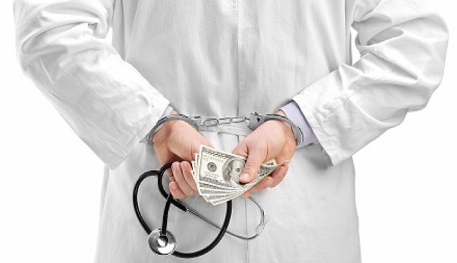 Managerul Spitalului de Arși și șapte medici, în arest pentru încă 30 de zile - doctorbribeconvicted40113100-1400911318.jpg