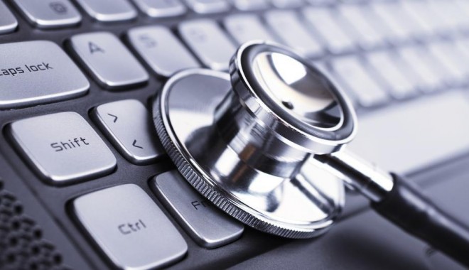 3000 de asistenți medicali își certifică cunoștințele pe calculator - doctorcomputer1920-1369725631.jpg