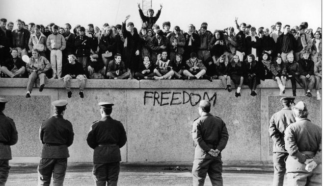 Căderea Zidului Berlinului. 9 noiembrie 1989, ziua care a schimbat lumea - documentar2-1573255499.jpg