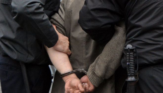 Doi bărbaţi din Constanţa, arestaţi pentru trafic de migranţi - doi-1623664376.jpg