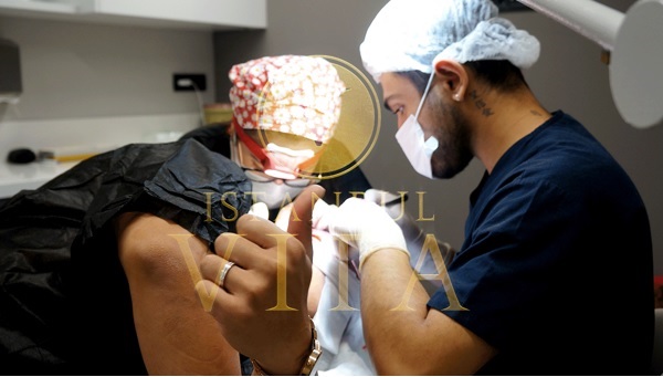 Excelență în Implant de Păr: Istanbul Vita călătoria premiată - doi-1697008468.jpg