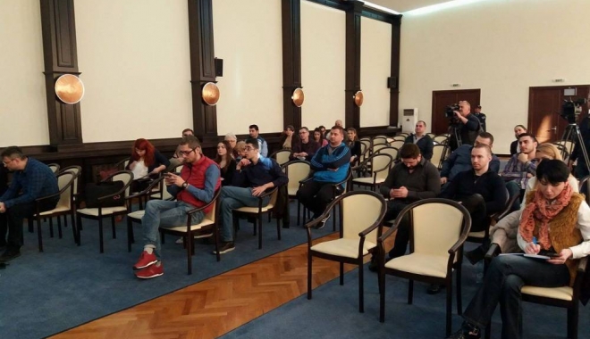 PRIORITĂȚILE CONSTANȚEI / Burse mai mari și pază în școlile constănțene - doi1490365743-1490367373.jpg