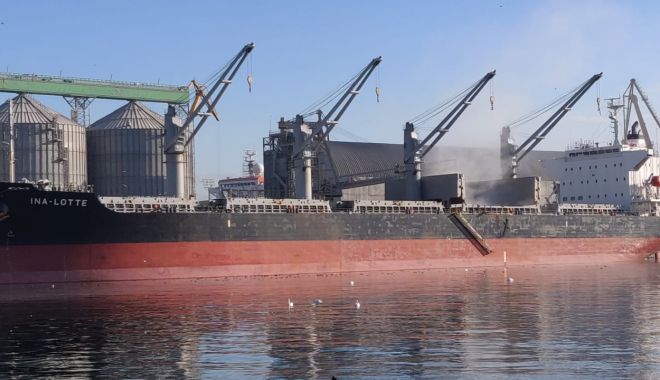 Doi cetăţeni clandestini, descoperiţi la bordul unei nave, în Portul Constanţa - doicetateni-1603267853.jpg