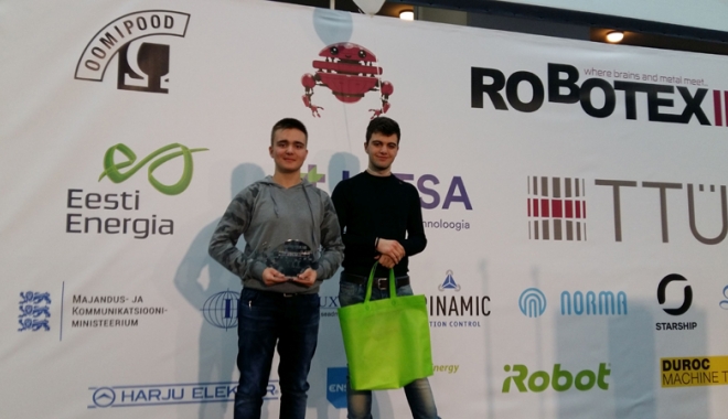 Doi elevi constănțeni, premiați internațional pentru un robot - doielevi-1481652486.jpg