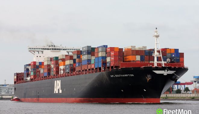 Doi navigatori au fost răniți în sala mașinilor de pe un portcontainer - doinavigatoriaufostraniti-1618132508.jpg