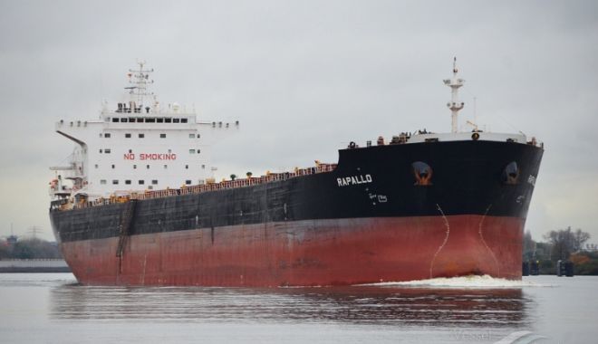 Doi navigatori români, în stare gravă pe o navă aflată într-un port din Malaezia - doinavigatoriromanisuntinstaregr-1617950404.jpg