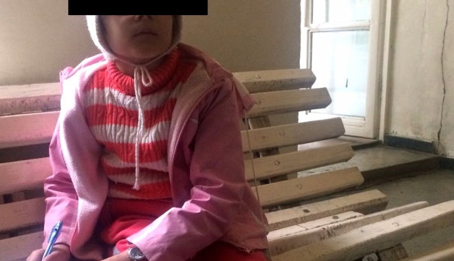 Prea târziu! Fetița bolnavă de cancer, ai cărei părinți au refuzat să o ducă la medic, nu poate fi operată - doiparintidiniasirefuzasasiopere-1514459173.jpg