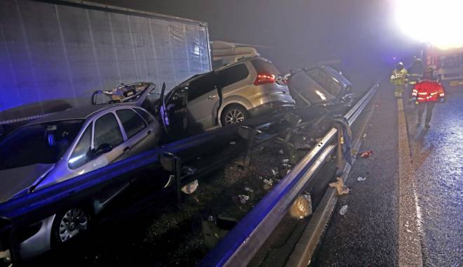 Doi români, inculpați în Slovenia pentru cel mai grav accident rutier din istoria țării - doiromaniinculatiinslovenia-1457270342.jpg