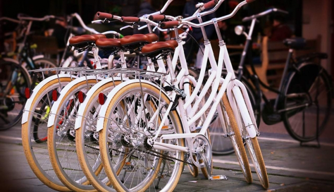 Doi tineri, acuzați că au furat patru biciclete - doitineri-1469548952.jpg