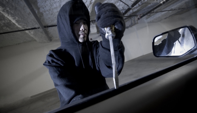 Doi tineri,  arestați preventiv pentru spargerea  unor autoturisme - doitineri-1511372324.jpg