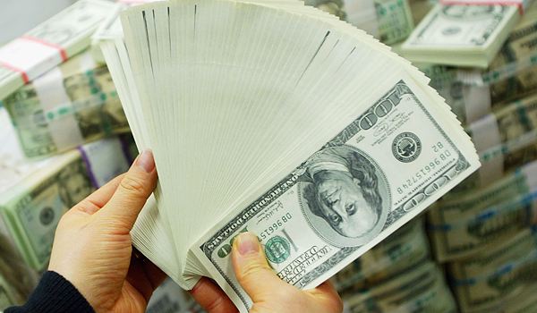 Un dolar mai slab - dolar-1346324164.jpg
