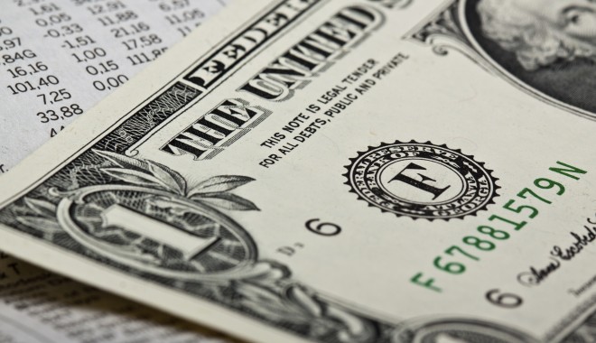 Dolarul american urcă - dolar-1373452817.jpg