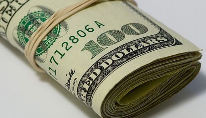Dolarul american rămâne peste 3,35 lei - dolar-1377859251.jpg