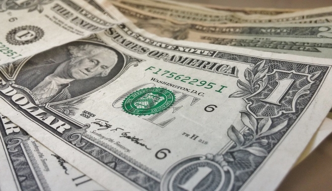 Curs valutar / Dolarul a înghițit 2,63 bani - dolar-1487690877.jpg