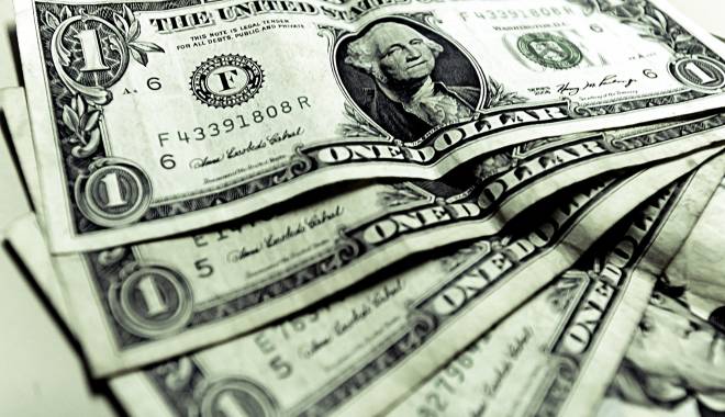Dolarul atinge un nou record, azi - dolar1-1425558805.jpg