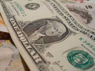 Depreciere serioasă a dolarului - dolar1343904615-1345199349.jpg