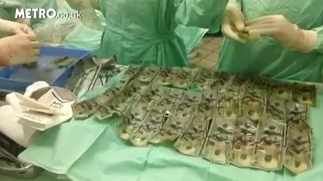 Pentru a se răzbuna pe soțul ei, o femeie a înghițit banii pentru concediu - dolari-1493908994.jpg
