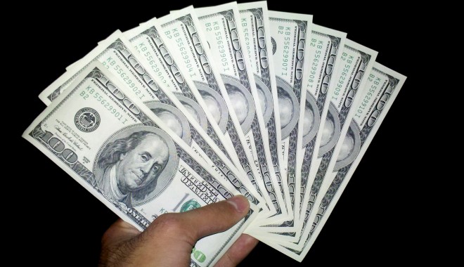 Dolarul american s-a apreciat - dolarxx-1401792832.jpg