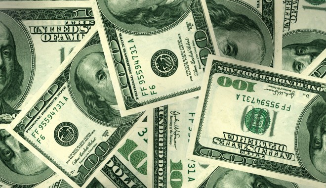 Dolarul american coboară spre 3,45 lei - dollar-1373367549.jpg