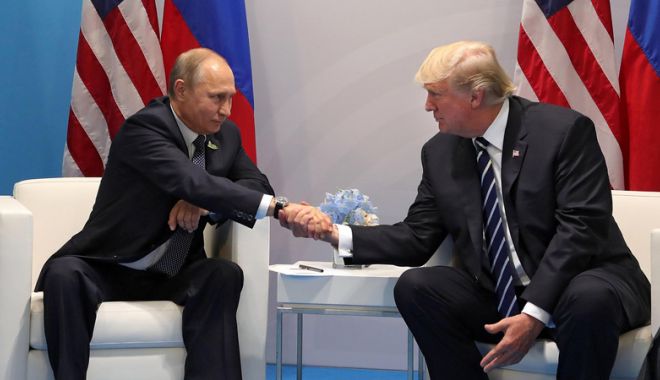 Donald Trump l-a felicitat pe Vladimir Putin după depunerea jurământului - donald-1525782133.jpg