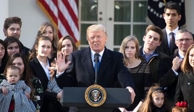 Donald Trump, primul președinte care participă la marșul anual anti-avort - donald-1579828642.jpg