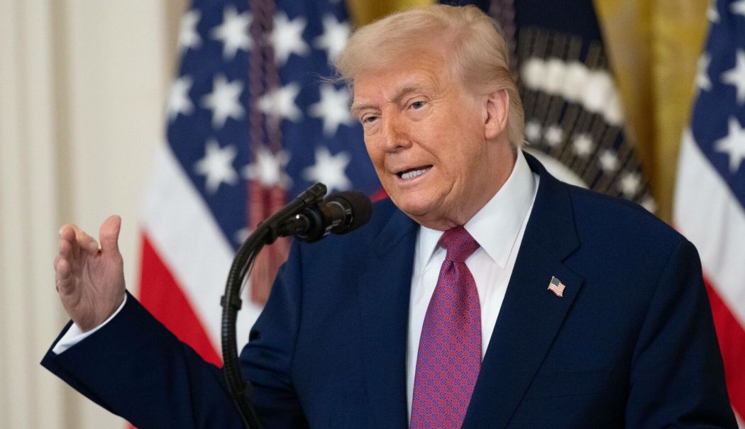 Donald Trump afirmă că Iranul a cerut ridicarea sancțiunilor și se declară deschis discuțiilor - donald-1762507156.jpg