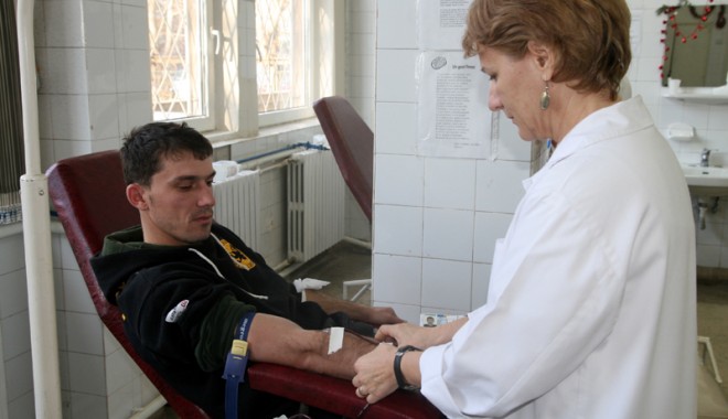 VESTE FULGER! DONATORII de SÂNGE NU VOR MAI PRIMI BANI sau TICHETE de MASĂ - donaresange113149070621371043874-1371213755.jpg