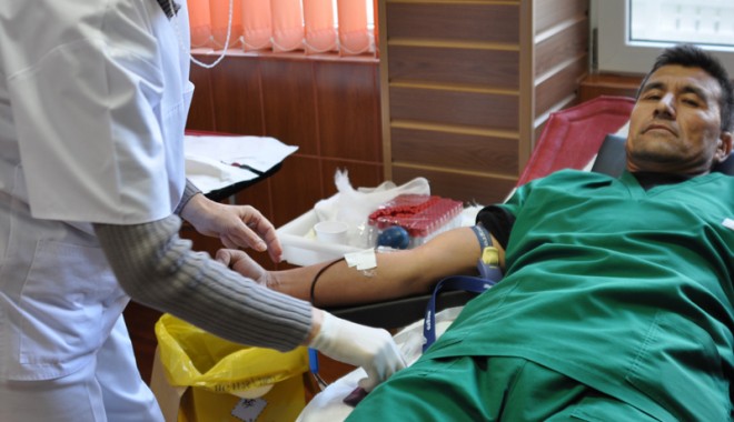 România duce lipsă de donatori de sânge - donaresange2-1336505610.jpg