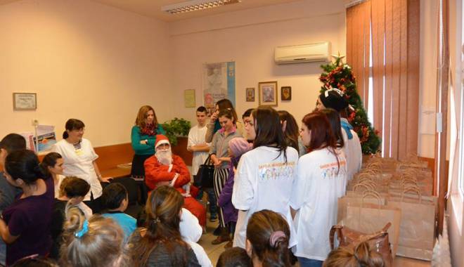 Donații făcute de… spiridușii Moșului - donatii-1418837211.jpg