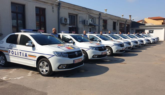 Dotări moderne pentru polițiștii din Constanța: mașini cu gratii și căști cu bluetooth! - dotaripolitiemasinimotociclete1-1570384176.jpg