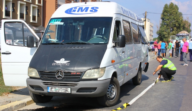 Două microbuze, implicate în accidente cu victime la Constanța - doua-1460897880.jpg