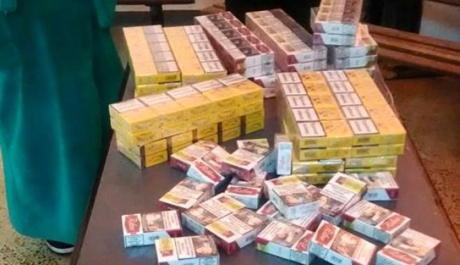 Depistați cu țigări netimbrate, în buricul orașului - douapersoanesursaprimariaconstan-1581516282.jpg