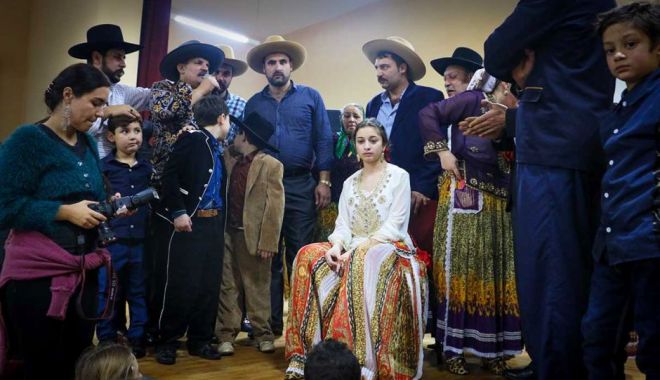 Două surori românce din Spania au fost vândute pentru căsătorie - douasurori-1626459828.jpg