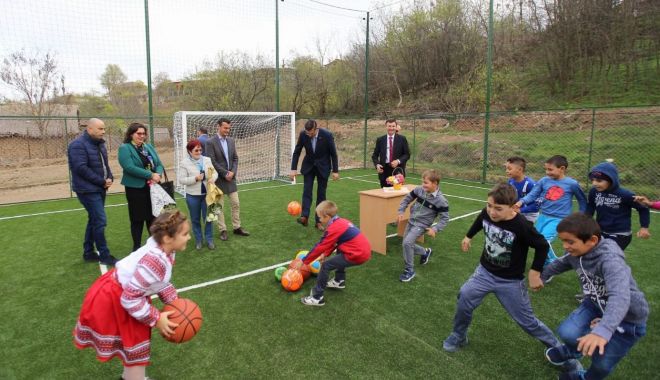 Două terenuri de sport multifuncționale, în comuna Lipnița - douaterenuridesport1-1574111901.jpg