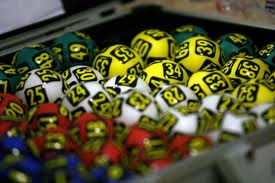 Report de peste 1,8 milioane de euro la Loto 6 din 49 - download-1377700158.jpg