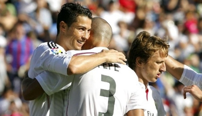 Real Madrid a spulberat-o pe Levante chiar la Valencia!  