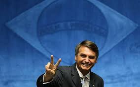 Favoritul pentru președinția Braziliei, înjunghiat la un miting electoral. Groaznicul moment a fost filmat - download-1536305172.jpg