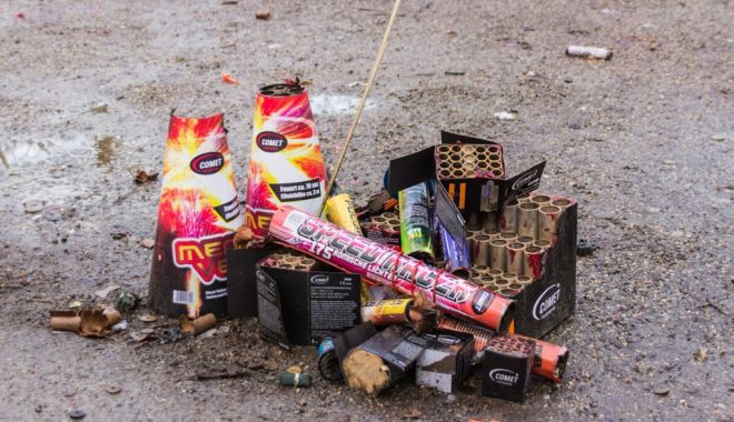 Copil rănit de explozia unei petarde. A suferit amputaţie la două degete şi traumatism ocular - download-1701702448.jpg