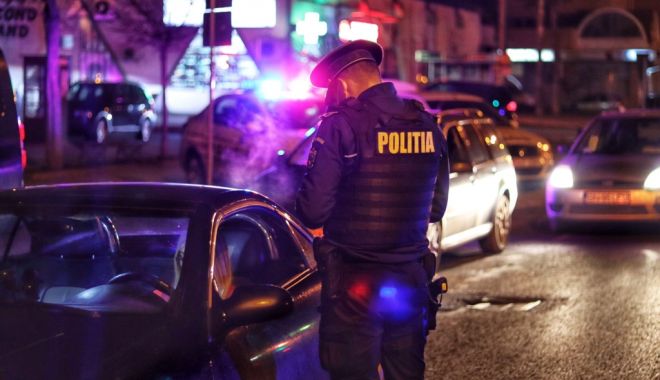 Un bărbat a oferit mită unui polițist 1.000 de euro și 10.000 de lei pentru a nu-i lua permisul. Cum a reacționat polițistul