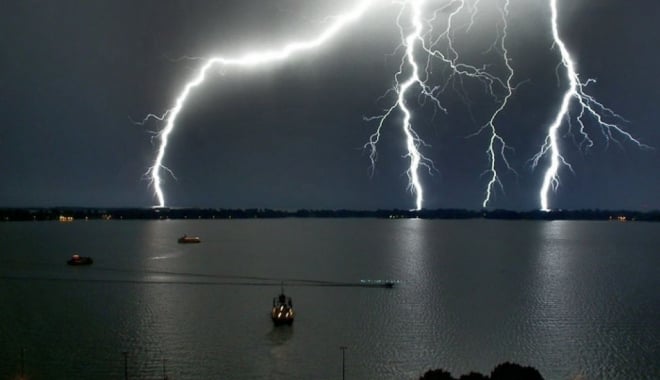 BREAKING NEWS! Constanţa, sub alertă COD PORTOCALIU de ploi torenţiale şi descărcări electrice - download1500806405-1654085008.jpg
