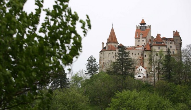 Cum vor, mai nou, să promoveze România: Discover Dracula Tour - draculatour-1345014122.jpg