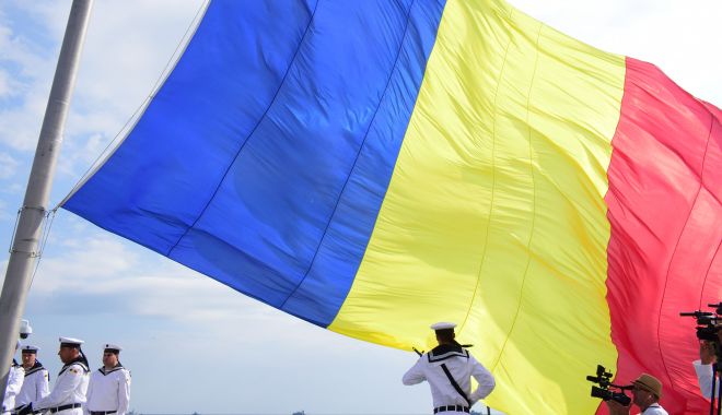 Ziua Drapelului Național, celebrată pe faleza Constanței - drapelromania6-1593157086.jpg