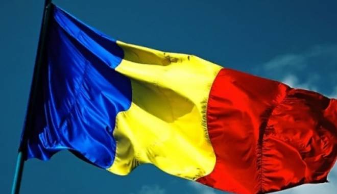 Ce vor păți primarii care refuză arborarea drapelului - drapelromania890x395-1445522007.jpg