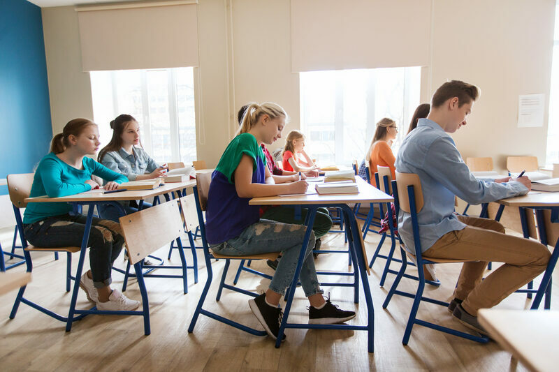 Elevii de clasa a VIII-a află azi rezultatele la simularea Evaluării Naționale - dreamstimes73223991e162859491096-1743402577.jpeg