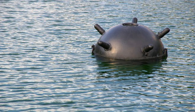 O navă turcească a lovit o mină în Marea Neagră, în apropiere de Sulina