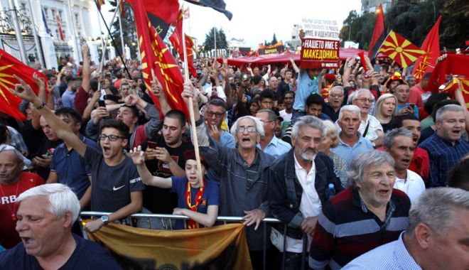 Dreapta naționalistă din Macedonia protestează față de schimbarea numelui țării - dreapta-1528028569.jpg