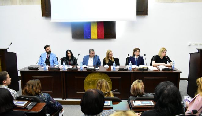 Drepturile și libertățile minorilor, dezbătute la Universitatea 